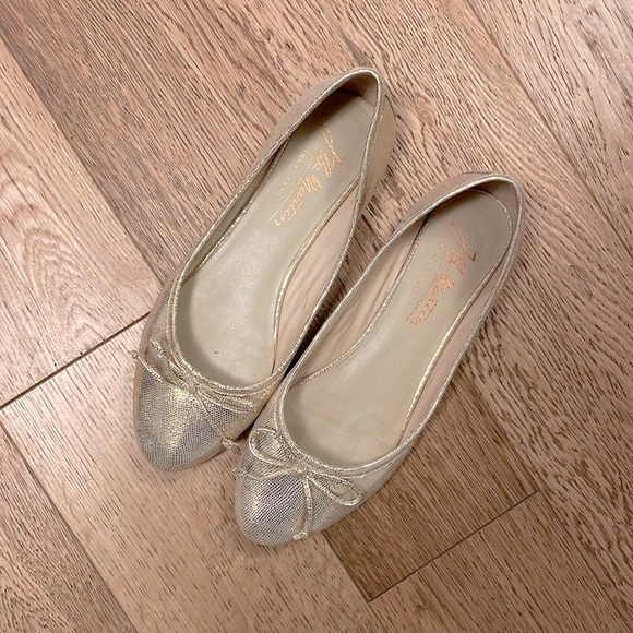 Stunning gold metallic leather ballet flat - Picture 1 of 3